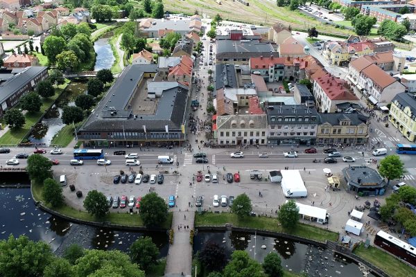 Flygbild över centrala delarna av Åmål.