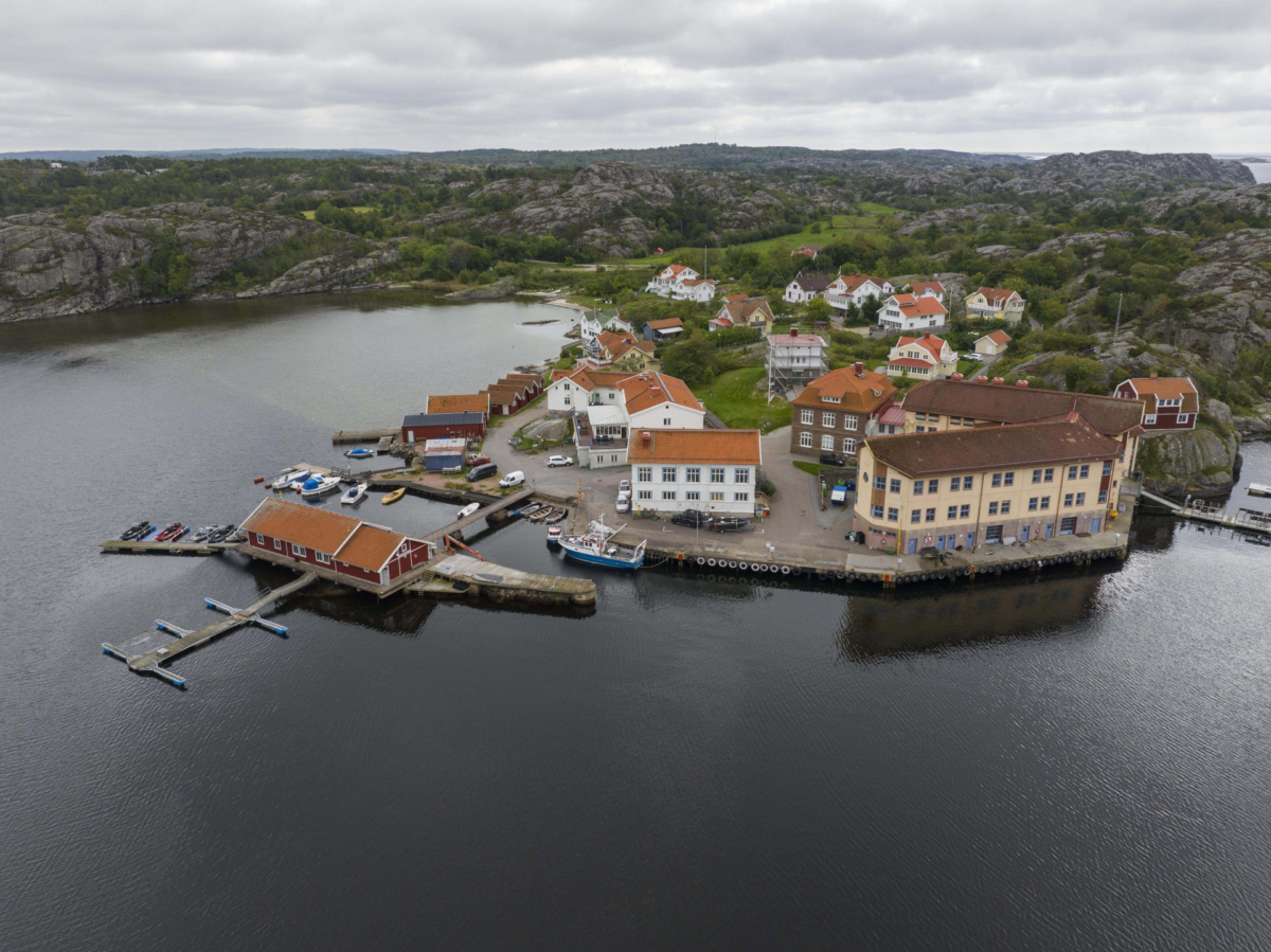En drönarbild över Kristinebergs Center utanför Lysekil.